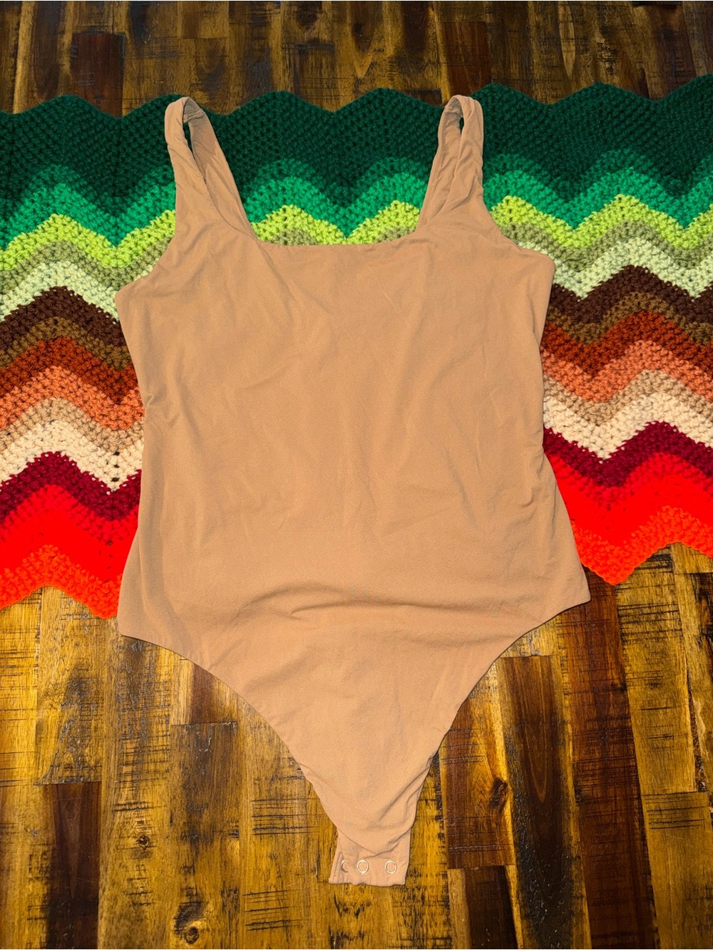 🍒Women's stretch cami shapewear bodysuit. tan/brown sz L snap closure tank top